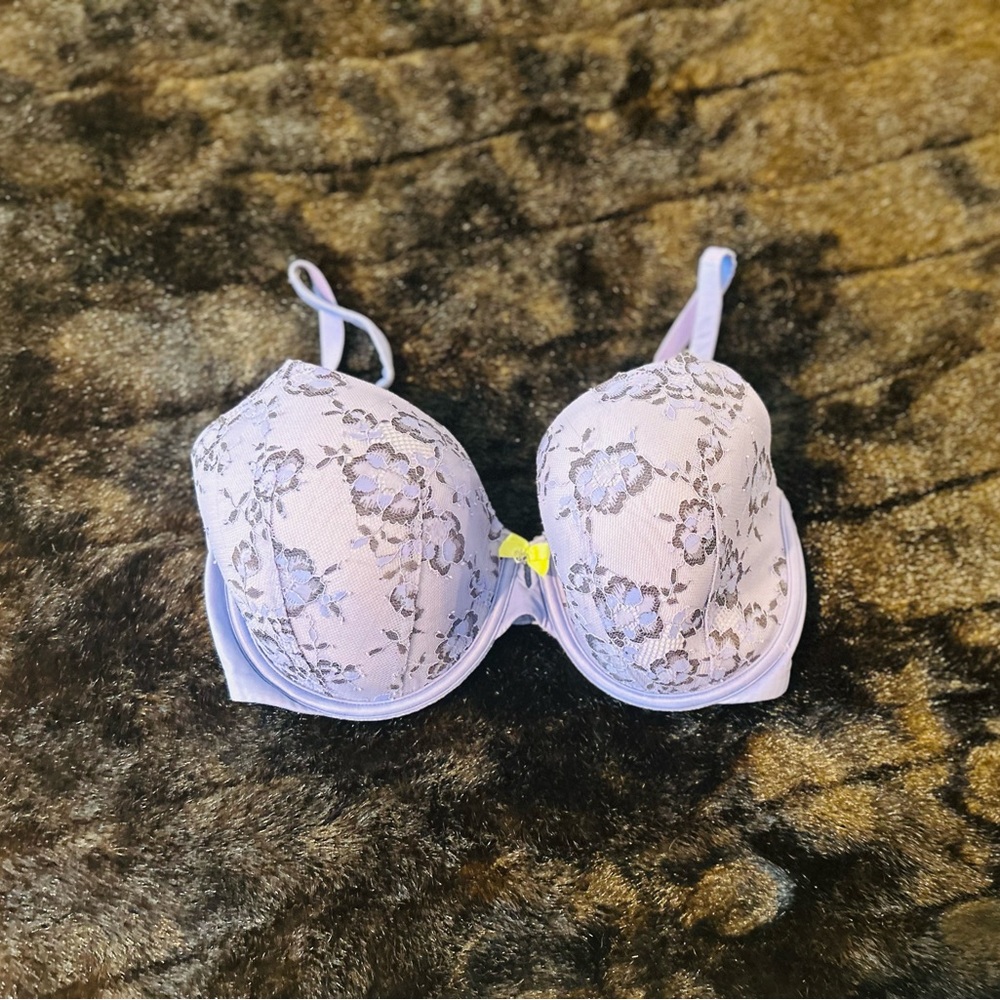 Victoria's Secret Lavender Lace Bra